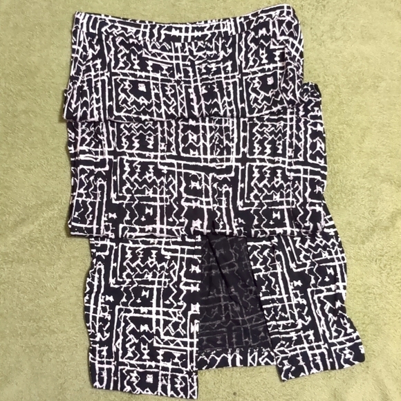 EUC Silence + Noise Bodycon Maxi Skirt Geometric with Slit - Picture 3 of 5